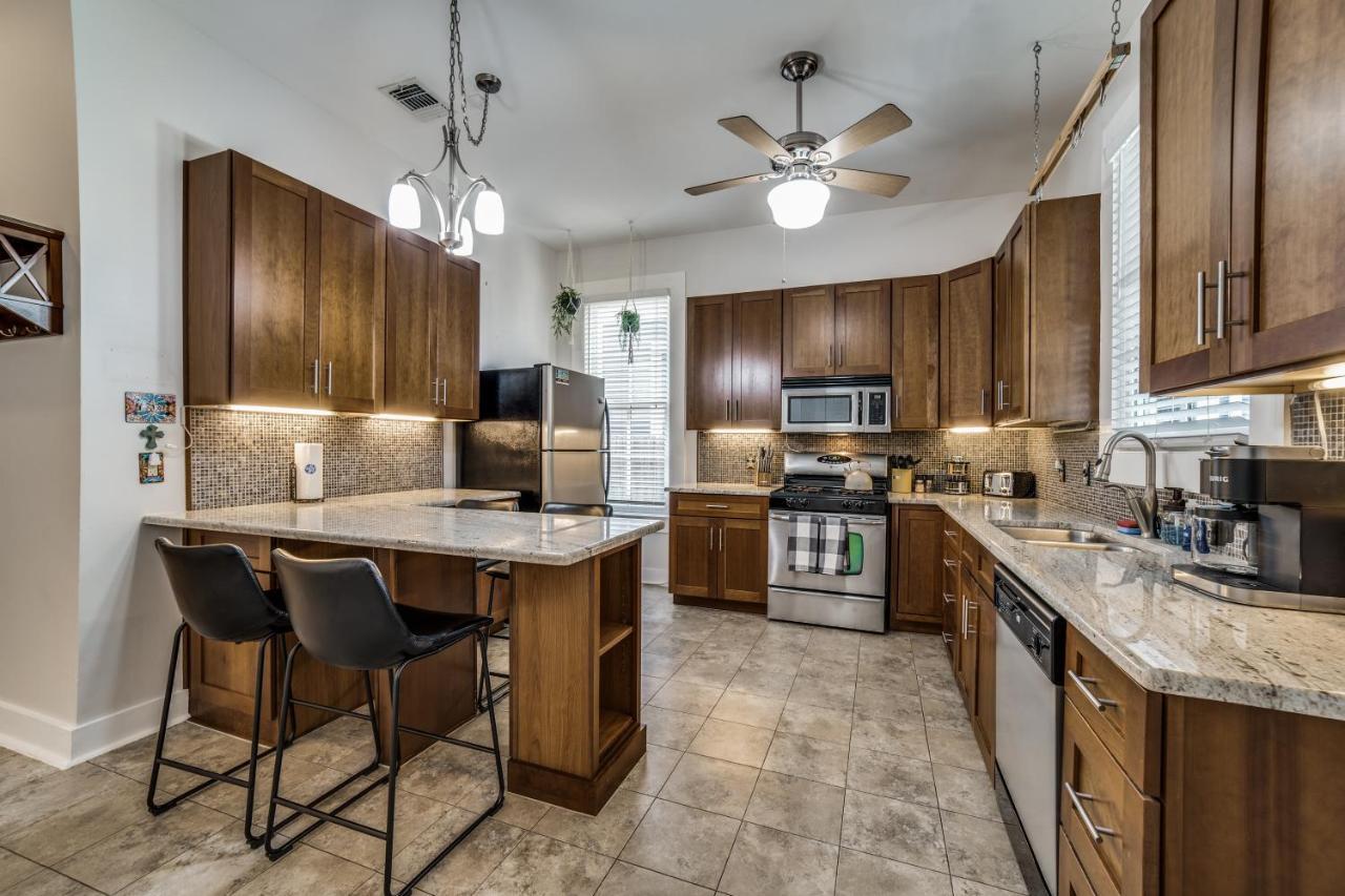 Downtown Historic 2Bdrm, Walk To Riverwalk, Alamo; Beautifully Renovated! San Antonio Ngoại thất bức ảnh