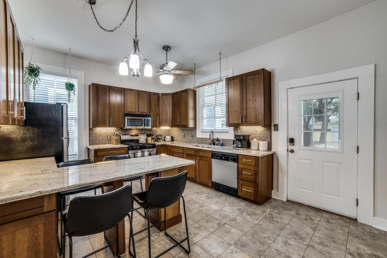 Downtown Historic 2Bdrm, Walk To Riverwalk, Alamo; Beautifully Renovated! San Antonio Ngoại thất bức ảnh
