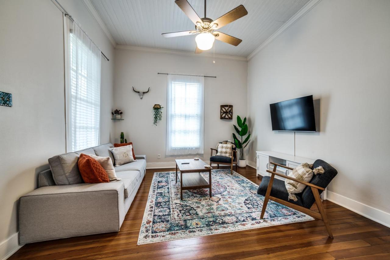 Downtown Historic 2Bdrm, Walk To Riverwalk, Alamo; Beautifully Renovated! San Antonio Ngoại thất bức ảnh